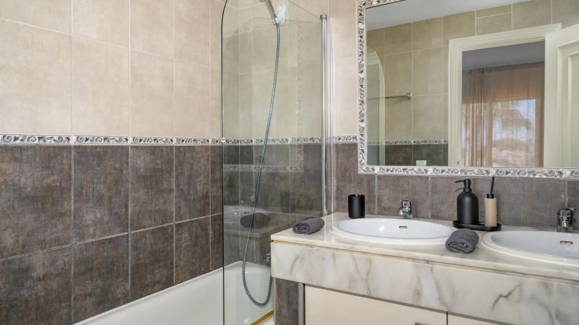 Two Bedroom, Two Bathroom, Balcony, Pool Area, View Malaga Spain